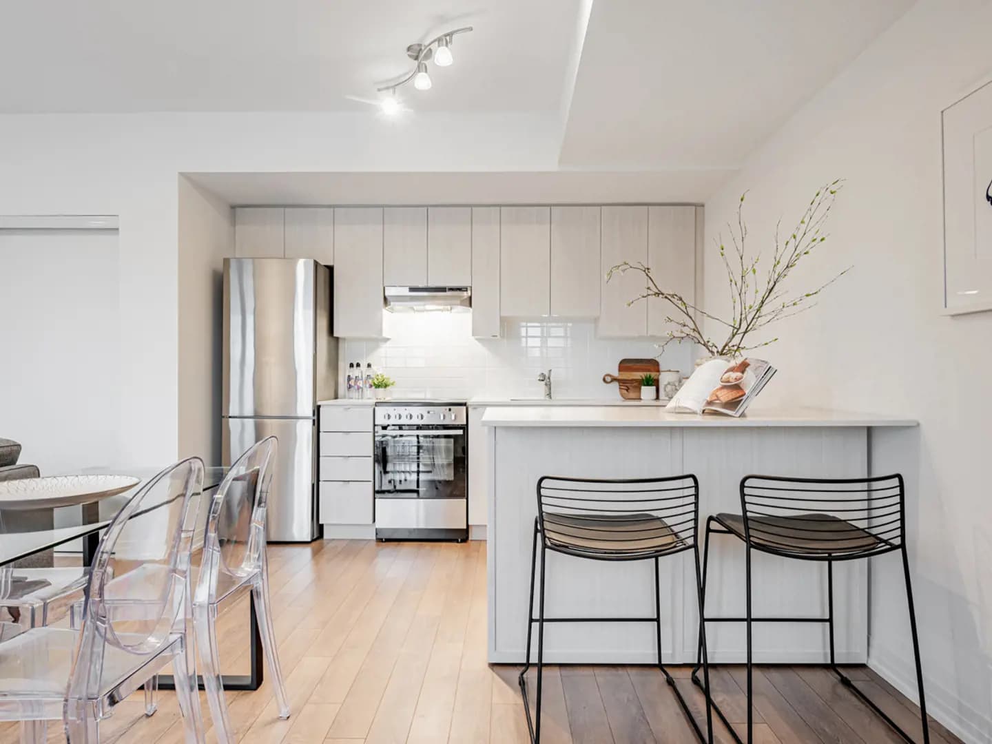 B-Line Condos thumbnail 17